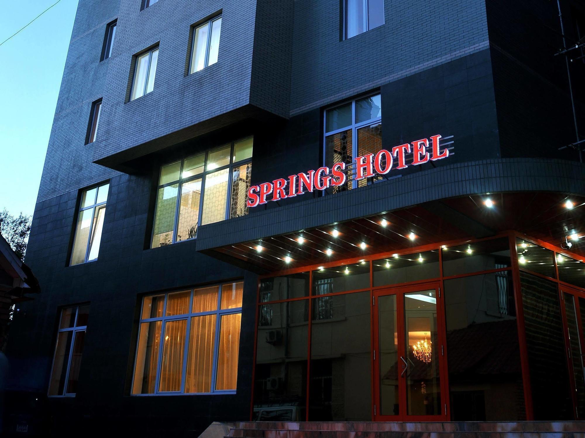 Springs Hotel Улан-Батор Экстерьер фото